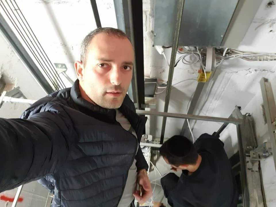 פרויקט סימפל קיי מספר 1 — התקנת מערכות אבטחה