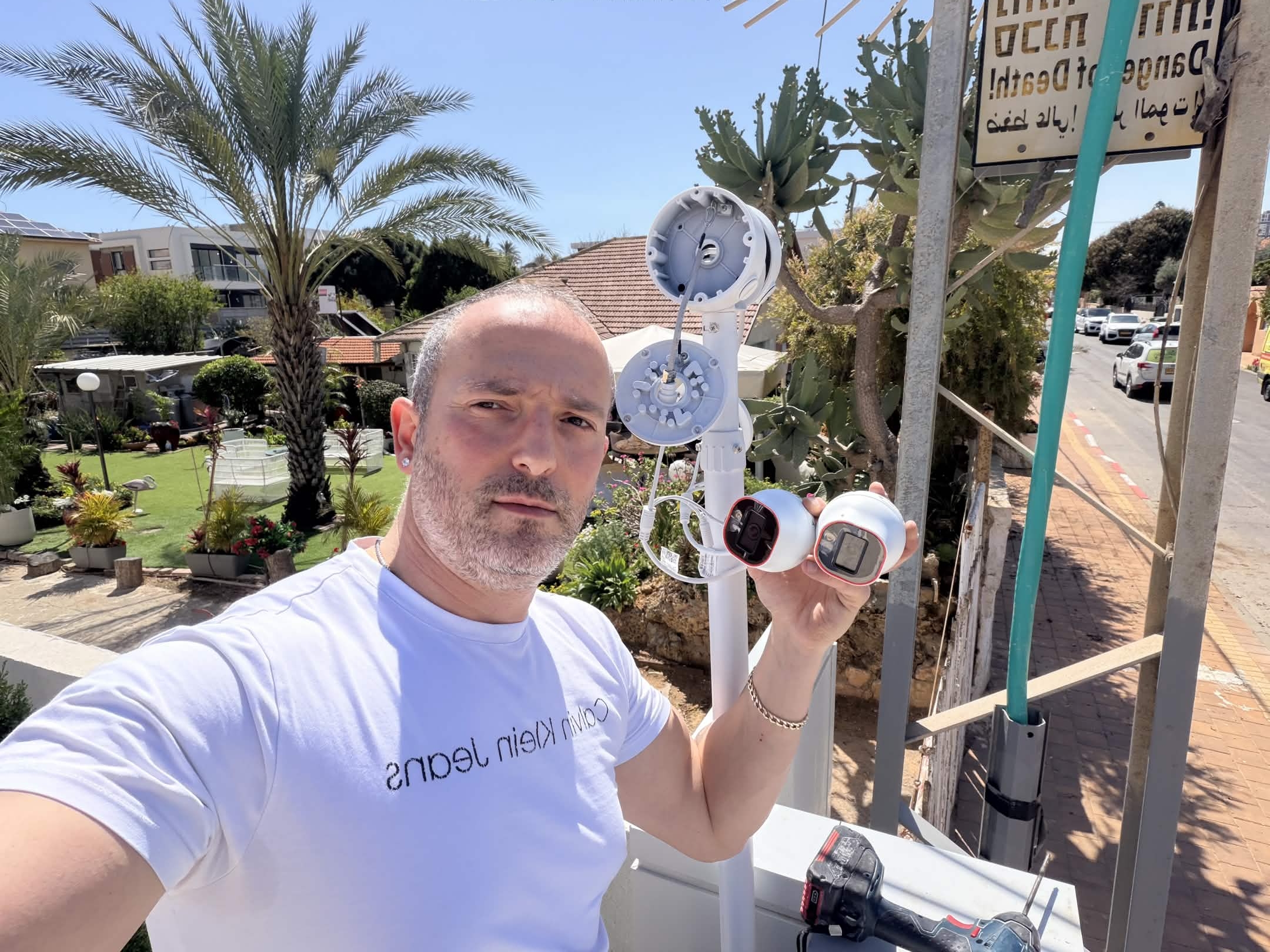 פרויקט סימפל קיי מספר 41 — התקנת מערכות אבטחה