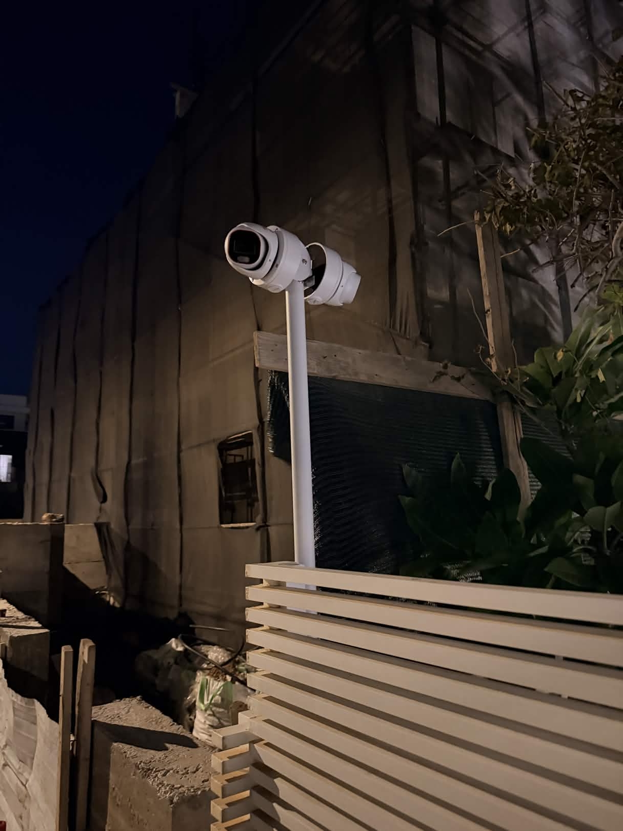 פרויקט סימפל קיי מספר 55 — התקנת מערכות אבטחה